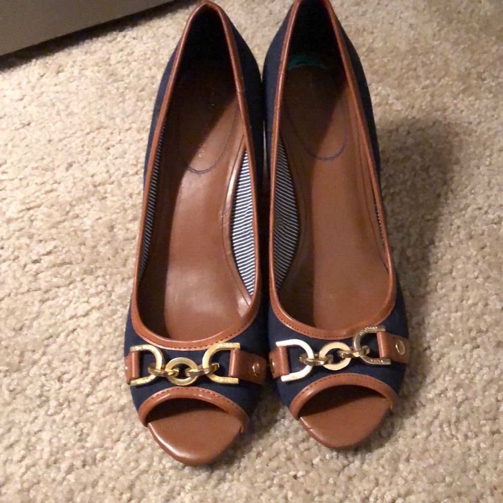 Navy wedges